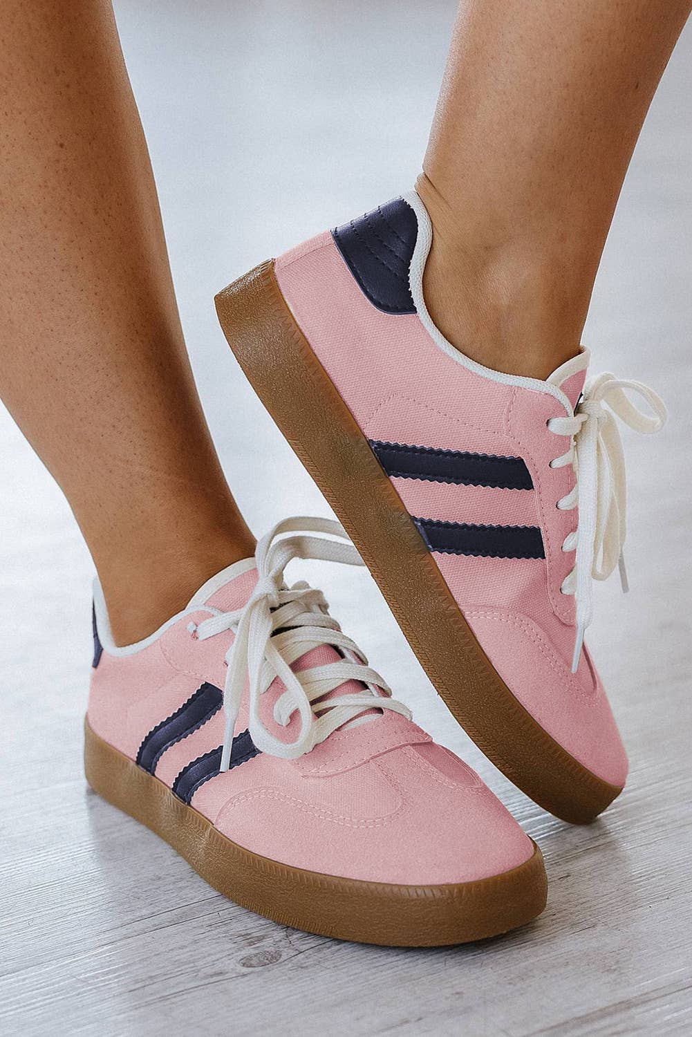 Striped Lace-up Flat Sneakers